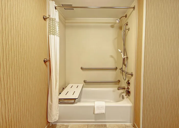 Hampton & Minneapolis St. Paul Airport - Mall Of America 3*